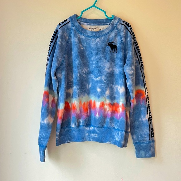 Abercrombie Kids Tie Dye Crewneck Sweatshirt Size 7/8 Blue Logo Pullover Cozy - Picture 1 of 12